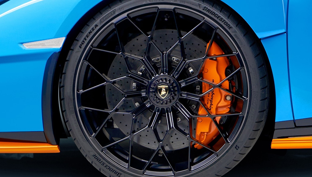 11 - Bridgestone-selecionada-pela-Lamborghini