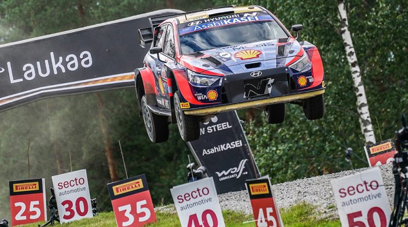 08 - TÄNAK vence na Finlândia com pneus Pirelli