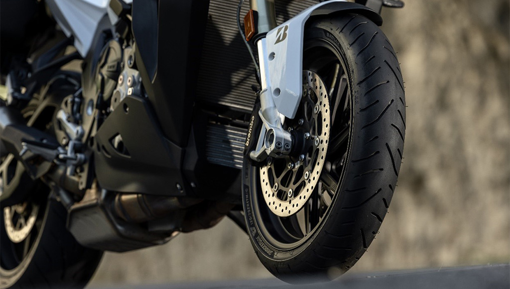 11 - Bridgestone apresenta novo BATTLAX SPORT TOURING T33