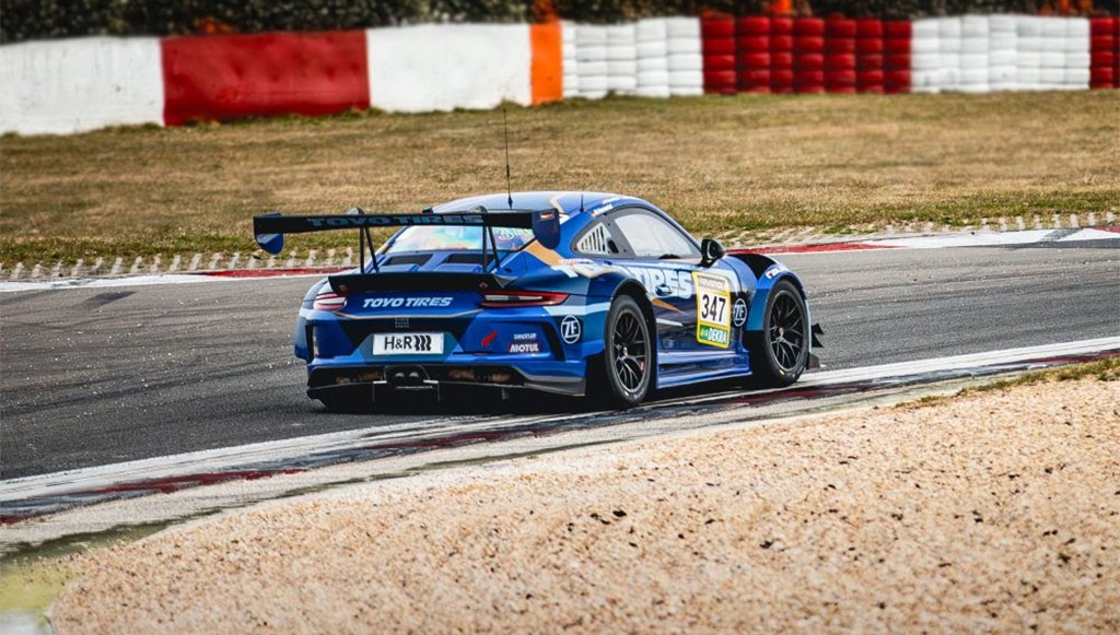 04 - TOYO TIRES acelera com pneus sustentaveis na Nurburgring